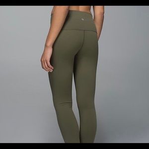 Lululemon full length size 8 leggings in green